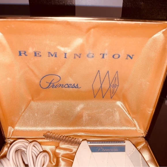 Vintage MCM Remington Ladies Electric Shaver Cute Retro Display Piece EVC - Picture 9 of 11